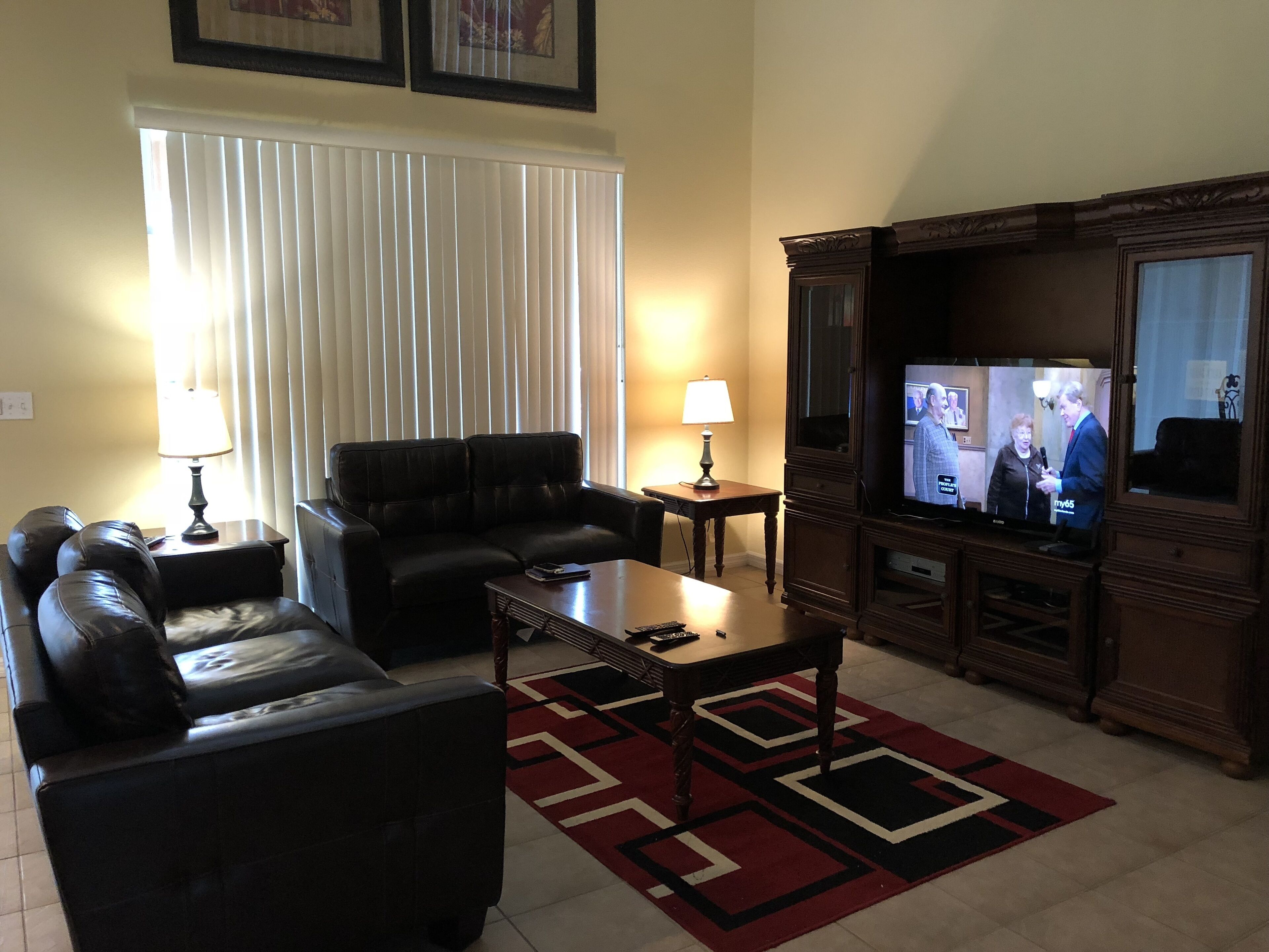 Spacious and Clean, Pool and Spa, Wifi, Keyless Entry,Close to Disney, 4 masters