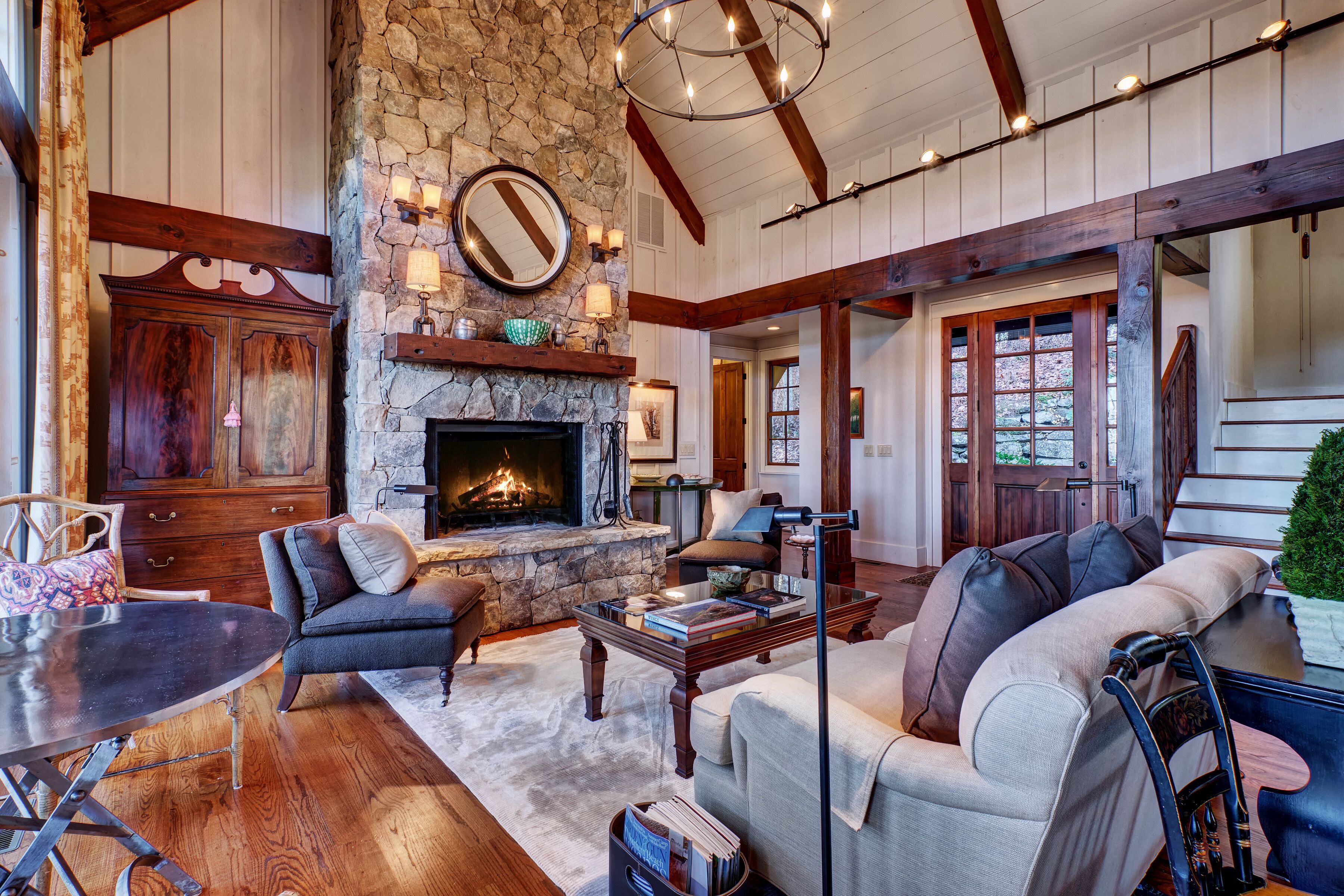 Luxury Home with Mountain View’s in Old Edwards Golf Club