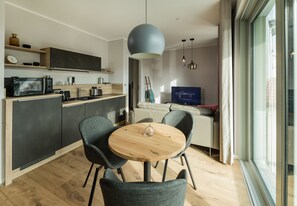 大冰箱、微波炉、炉灶、洗碗机