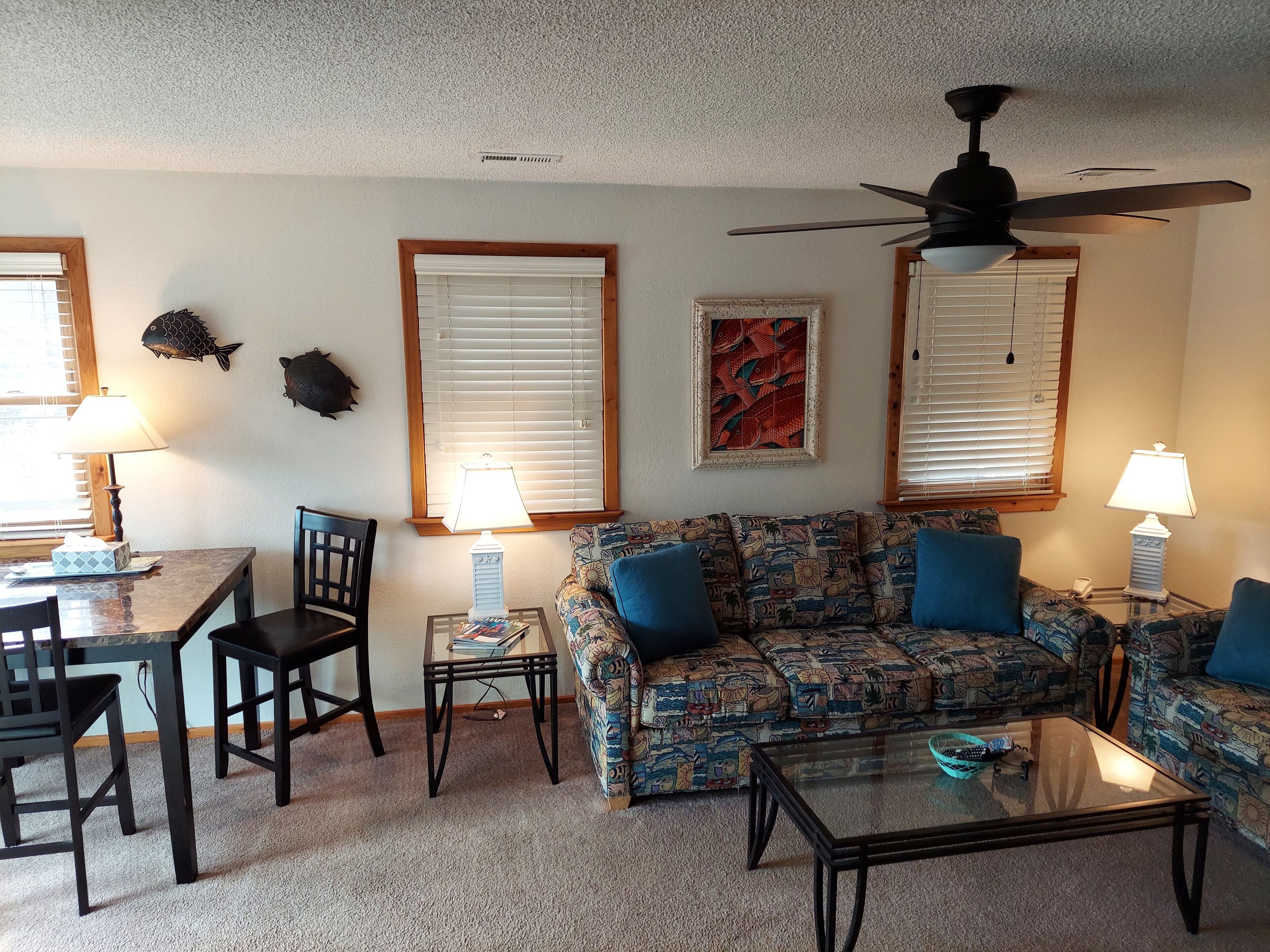 Otter's Pub-Fun & Relaxing On Canal-Big Dock & Great View-Kayaks-Pet Friendly