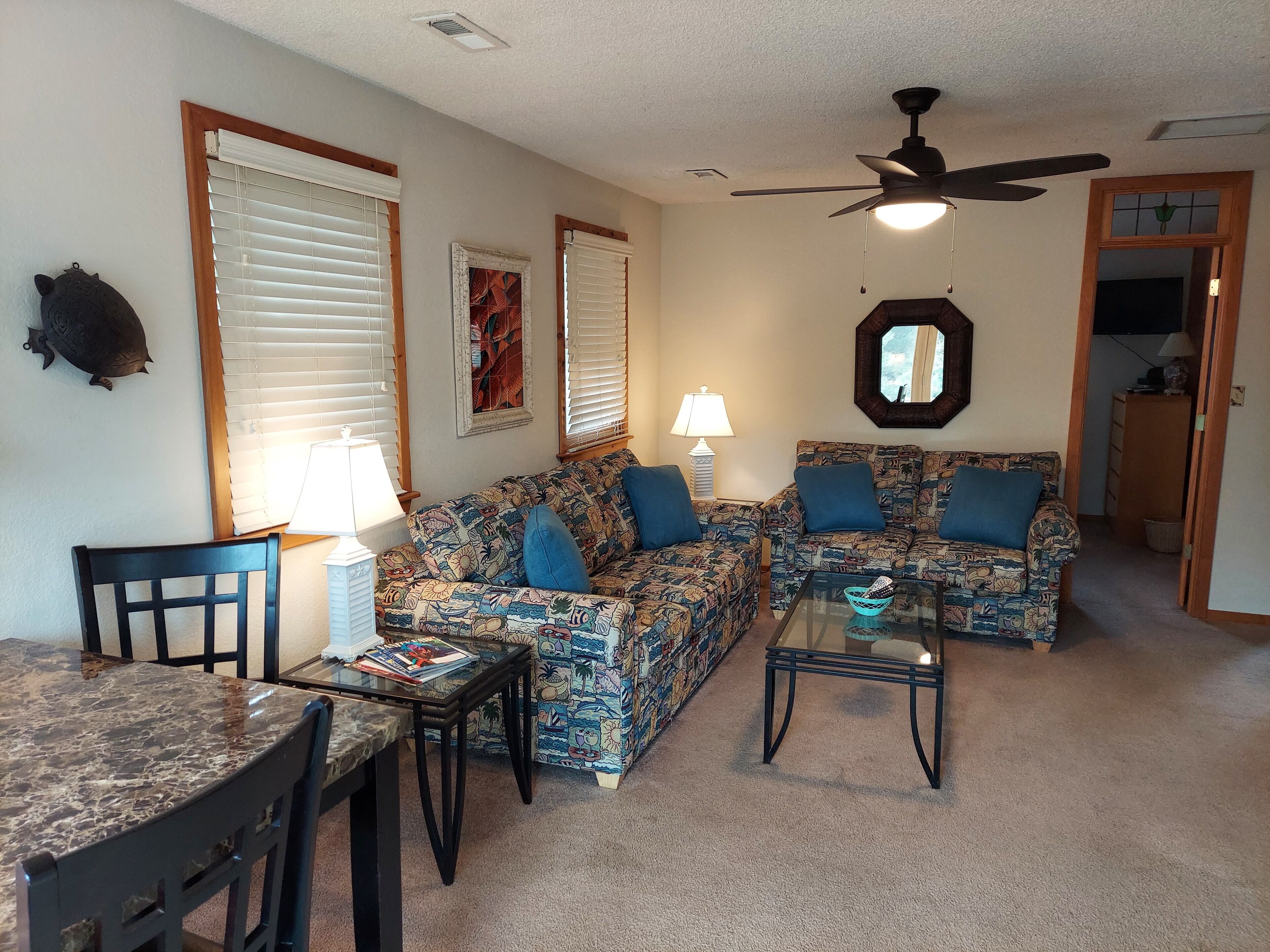 Otter's Pub-Fun & Relaxing On Canal-Big Dock & Great View-Kayaks-Pet Friendly