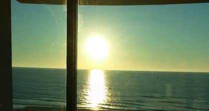 Myrtle Beach Oceanfront Condo. Spring Break
open nights from 99 a night,