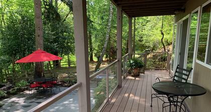 Urban Woodland Retreat, lähellä ~ UW ~, kätevä kaikkeen