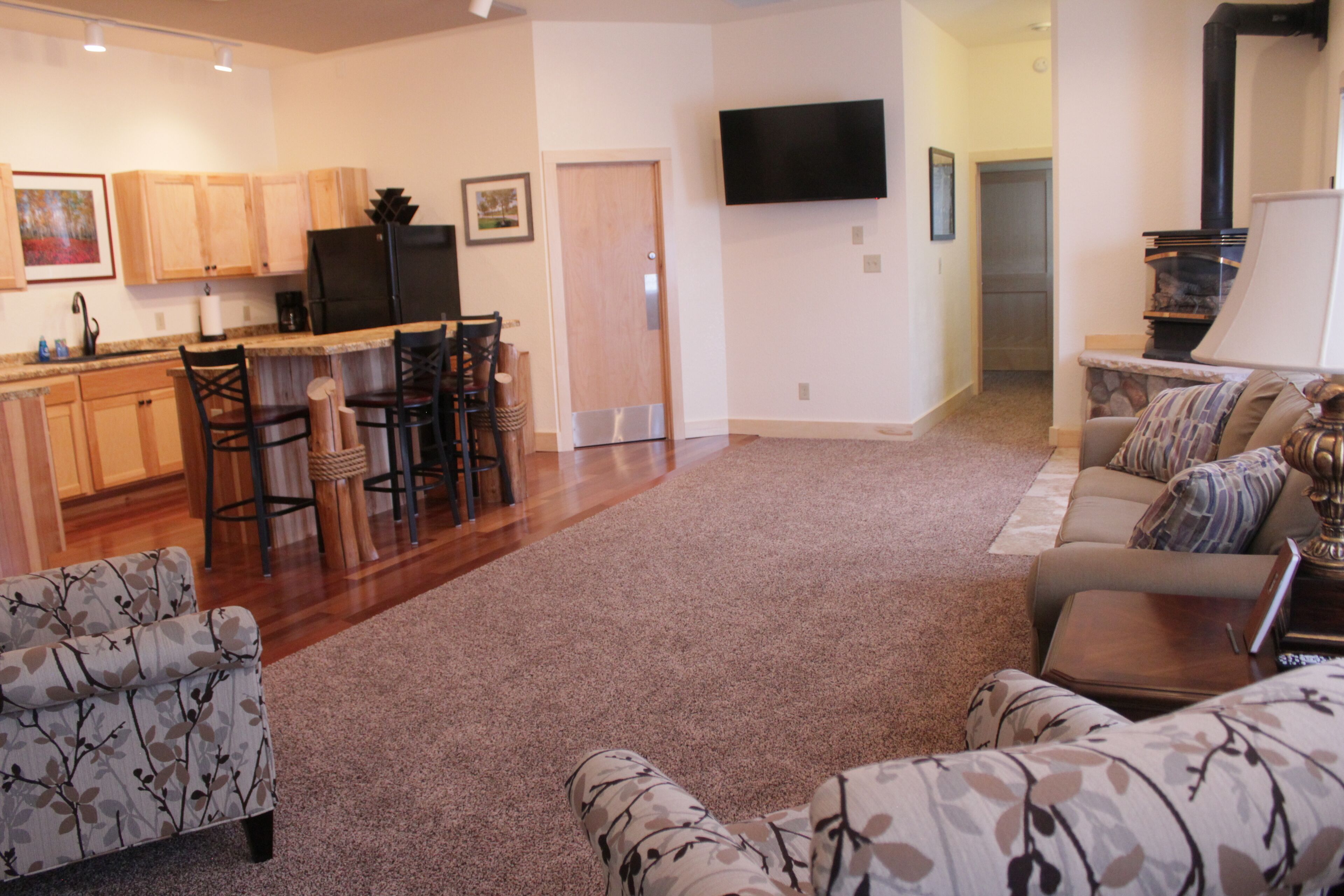 North Shore Lighthouse Suites ~ Fitzgerald Suite ~ With New Sauna