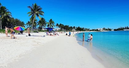 Piscine 4/3 avec chauffage / canal / quai de bateau / Villa - Blue Breeze @ Sombrero Beach