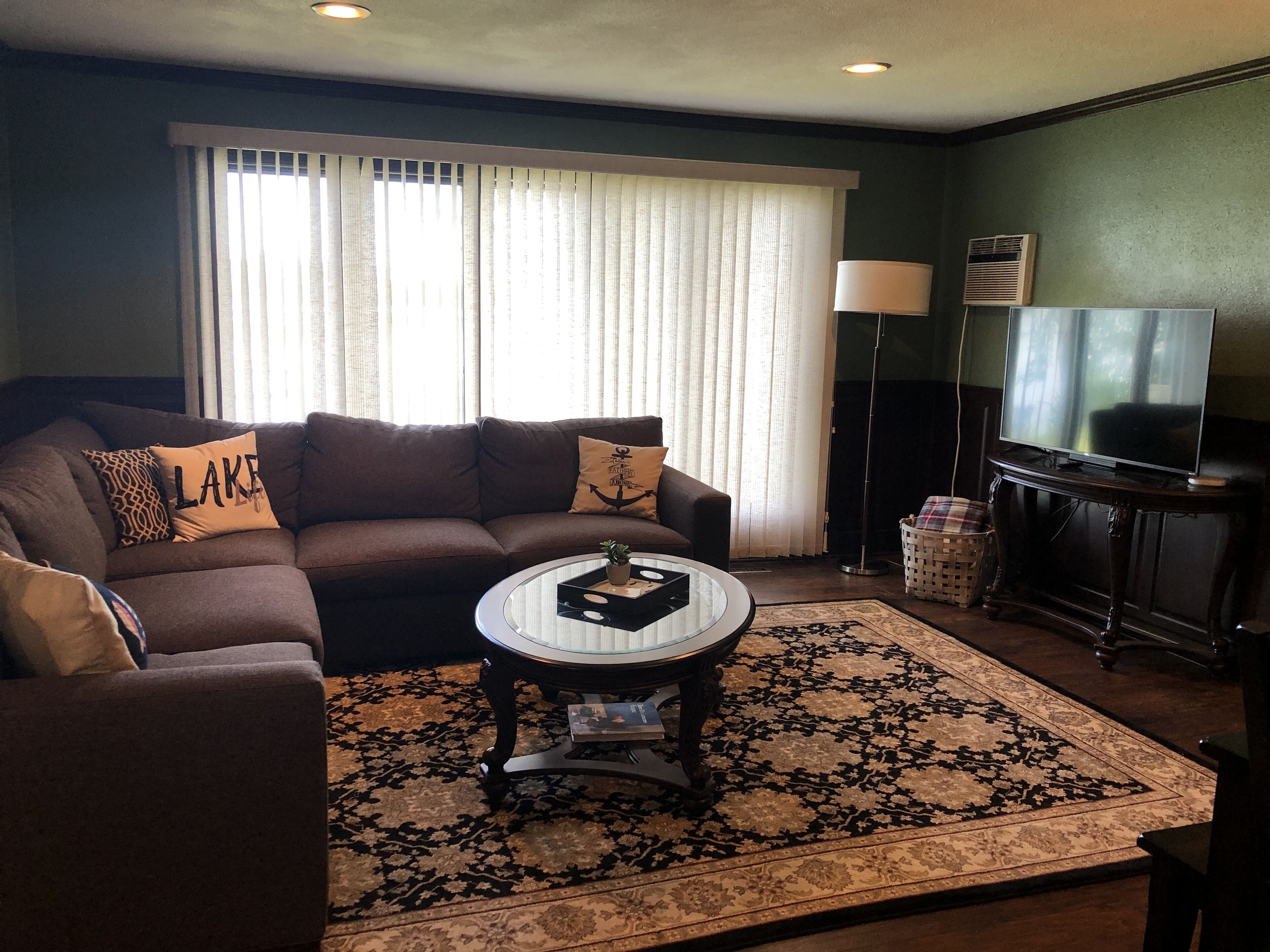 Private Lake House Getaway; close to Wisconsin Dells and Castle Rock Lake.