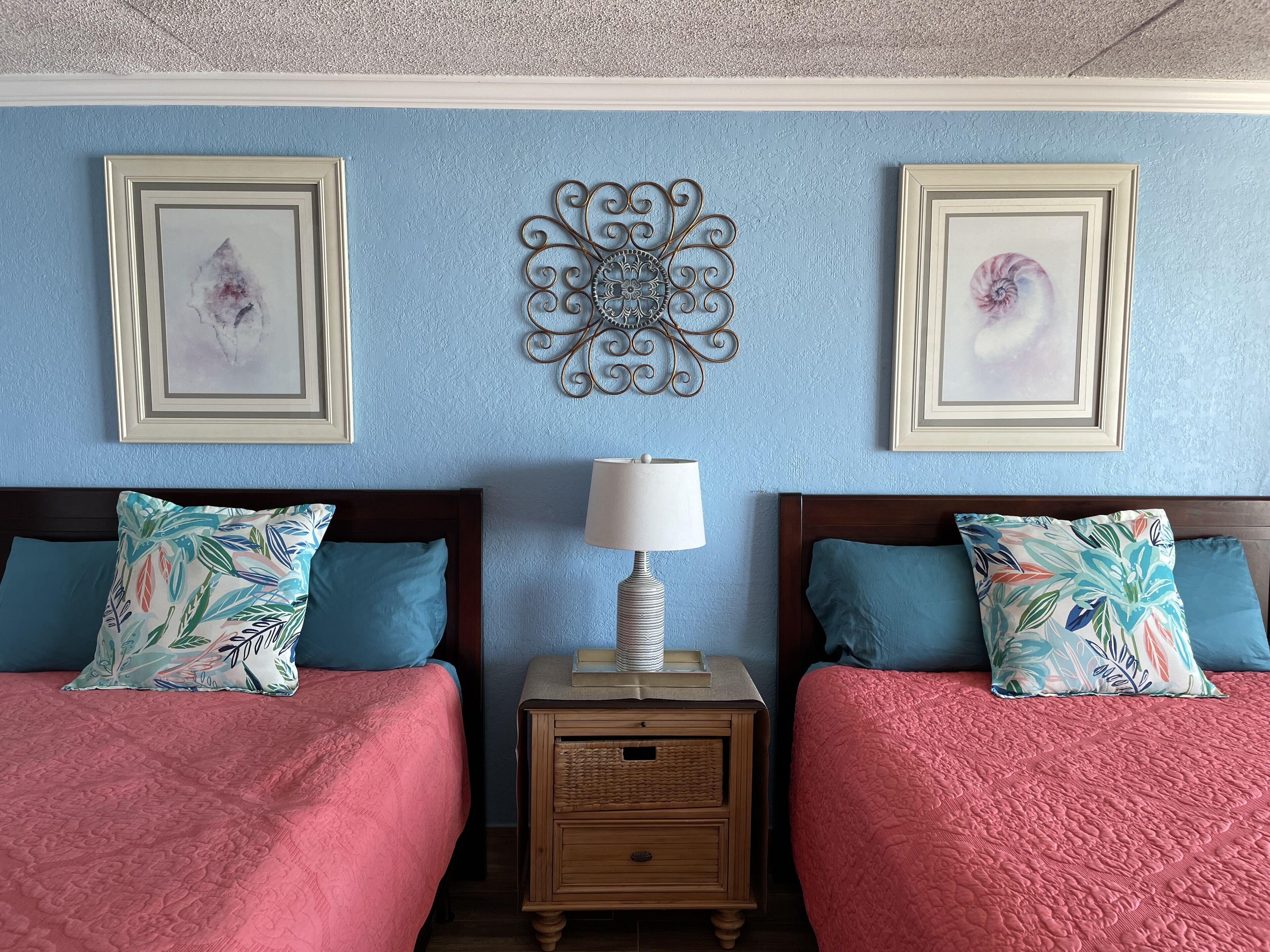 Sand Dunes Myrtle Beach Ocean Front Condo. Efficiency/Studio