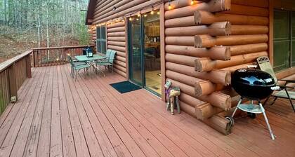 Log Cabin On 5 Private Acres, Gated Community With River Access