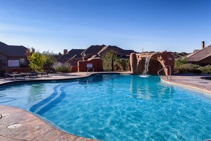 Outdoor pool, a heated pool - Golf, Swim, Zion National Park, ATV/Razor Dunes & Trails, Clean Air & Blue Skies (Washington)