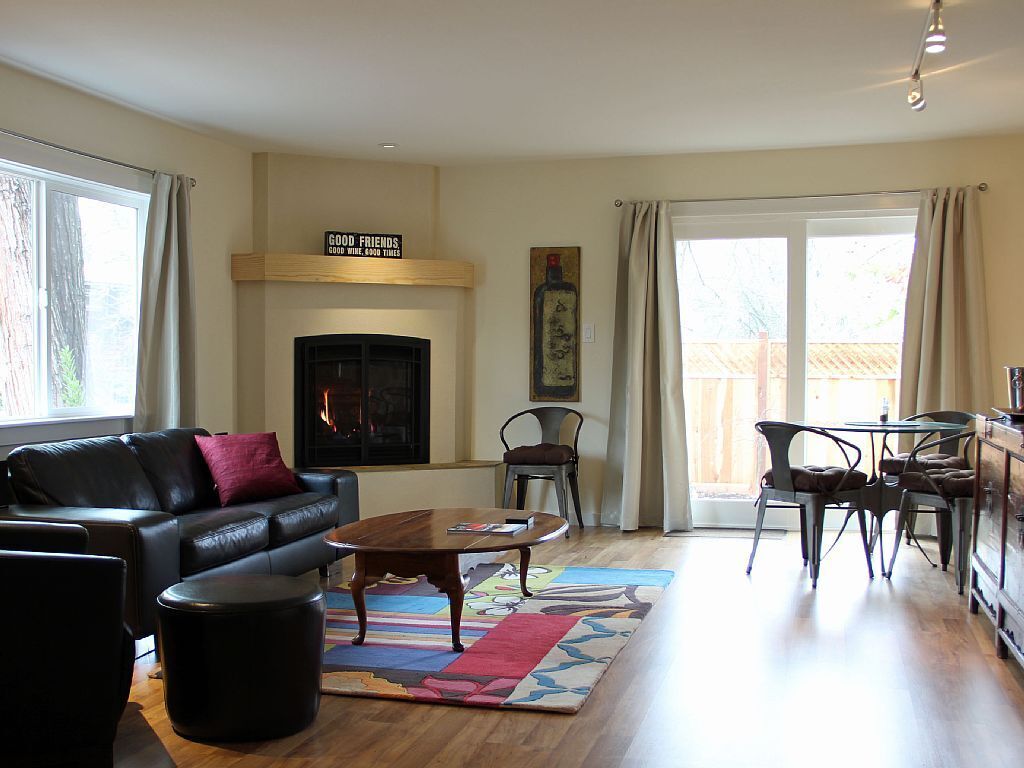 Spa, Bocce, Bbq Kitchen, Walk or Bike to Wineries, Bikes Included