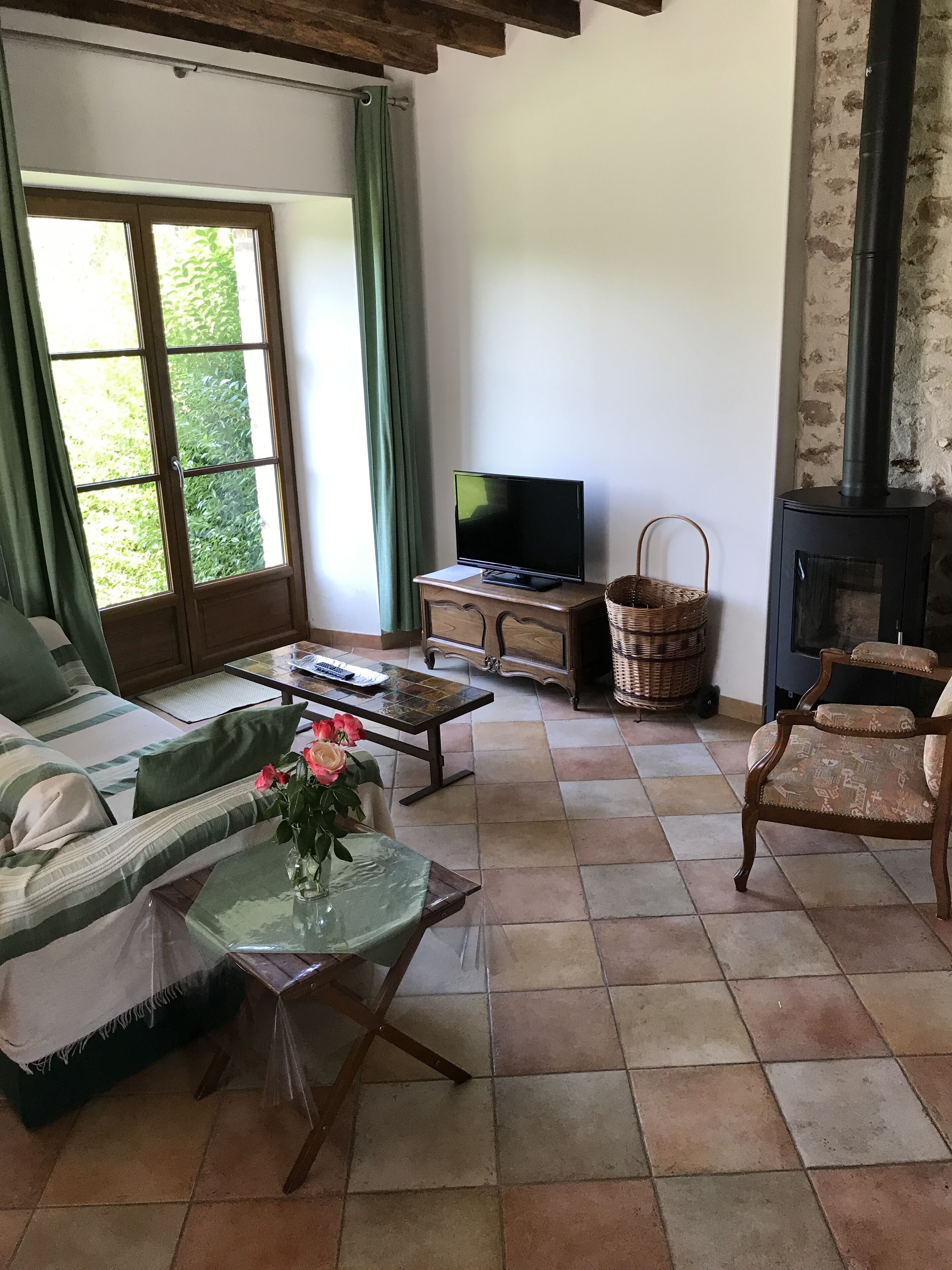 In a park with 5ha lake, Paris 80km