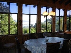 Dining - The Cliff House - Expansive Bay Views from an Open & Inviting House (Inverness)