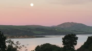 Näkymä rannalle/valtamerelle