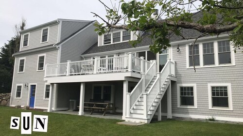 5 Bdrm Spectacular Walk To Hardings Beach Ocean View Home