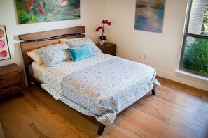 3 bedrooms, desk, iron/ironing board, free WiFi - Modern Austin Retreat Getaway - exquisite home! (Round Rock)