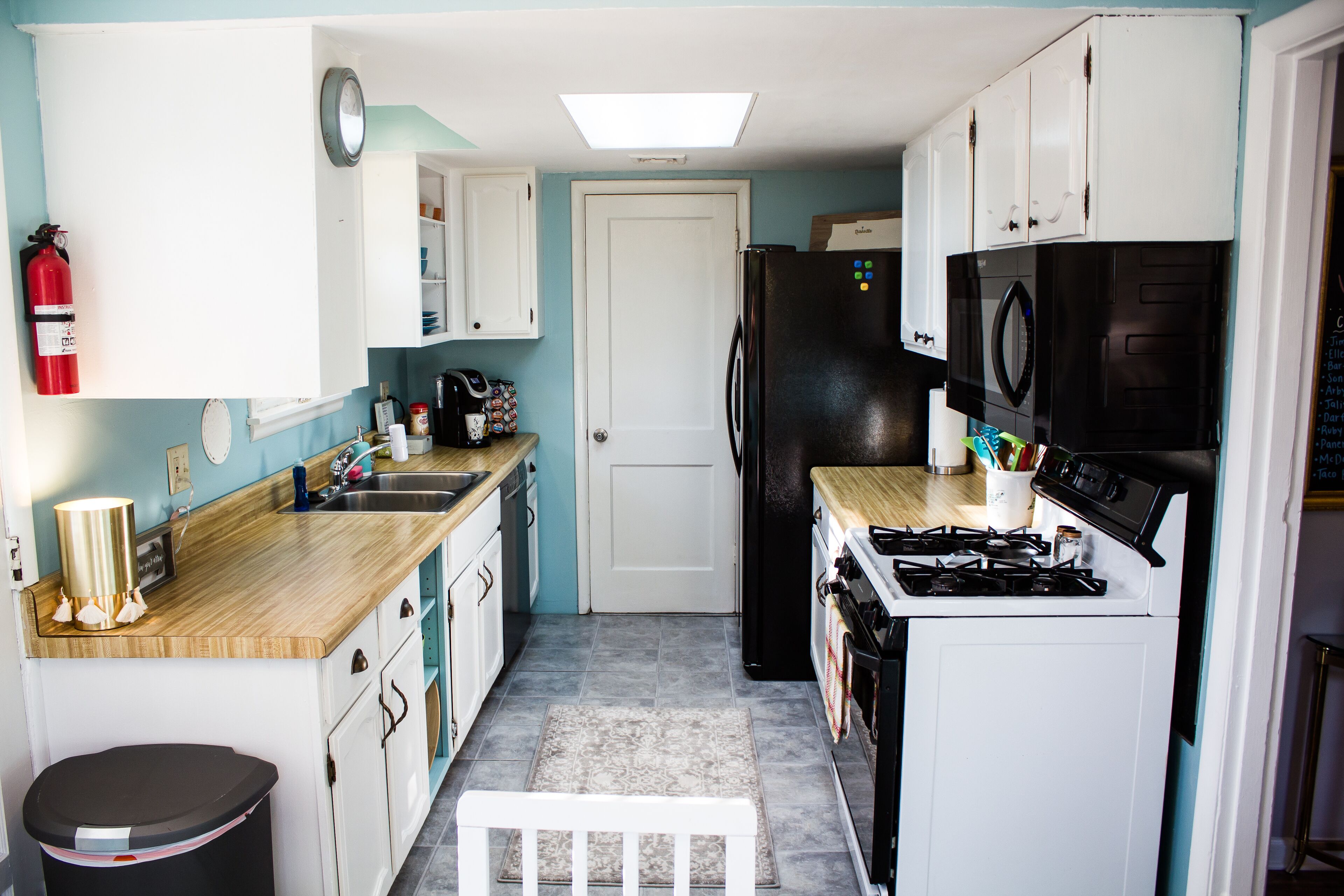 Cozy Cottage Near the Airport ((3 min to airport))