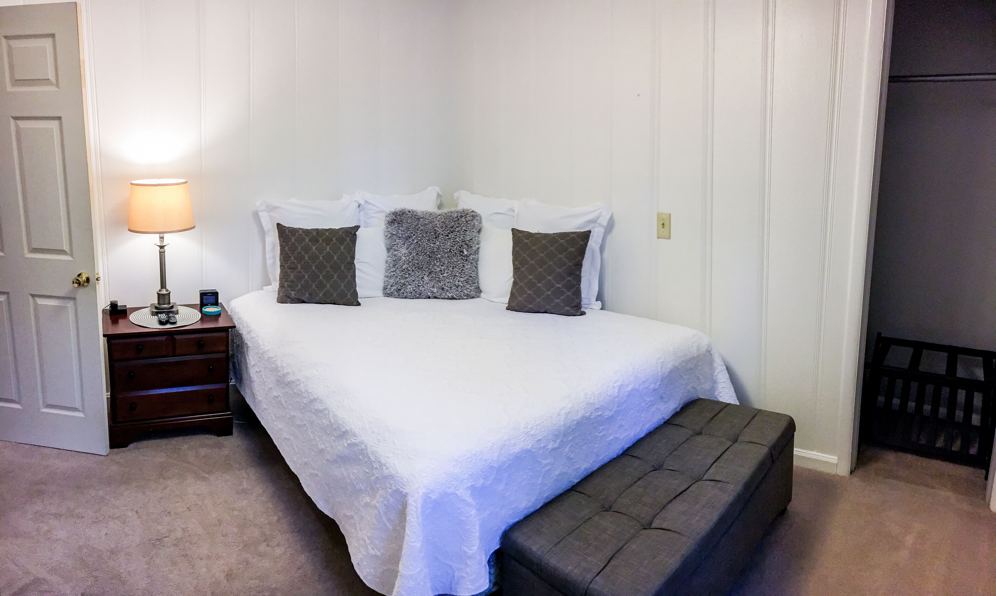 Cozy Cottage Near the Airport ((3 min to airport))