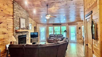 Smart TV, fireplace, DVD player, books