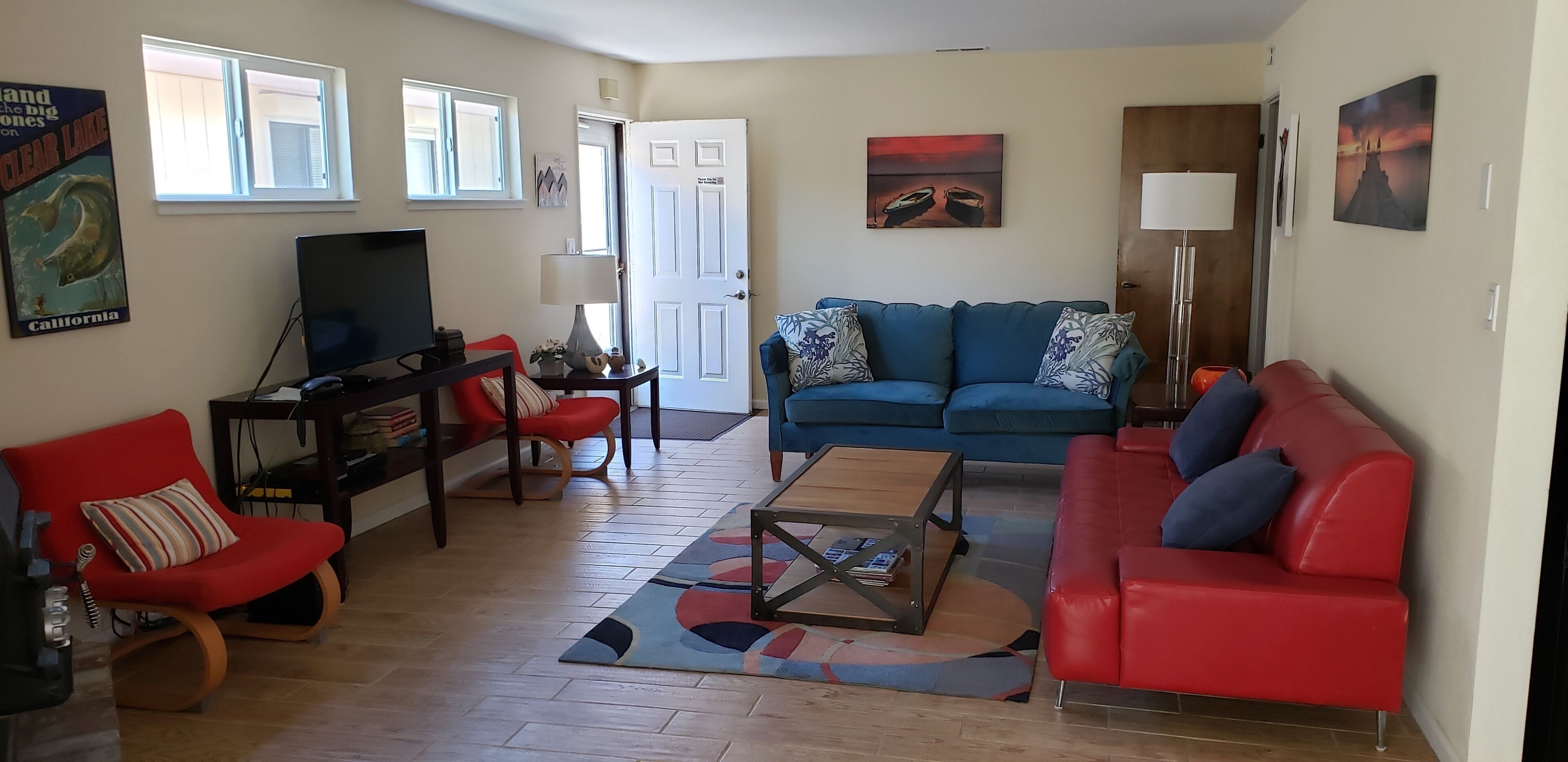 Charming little house on the channel with boat dock 