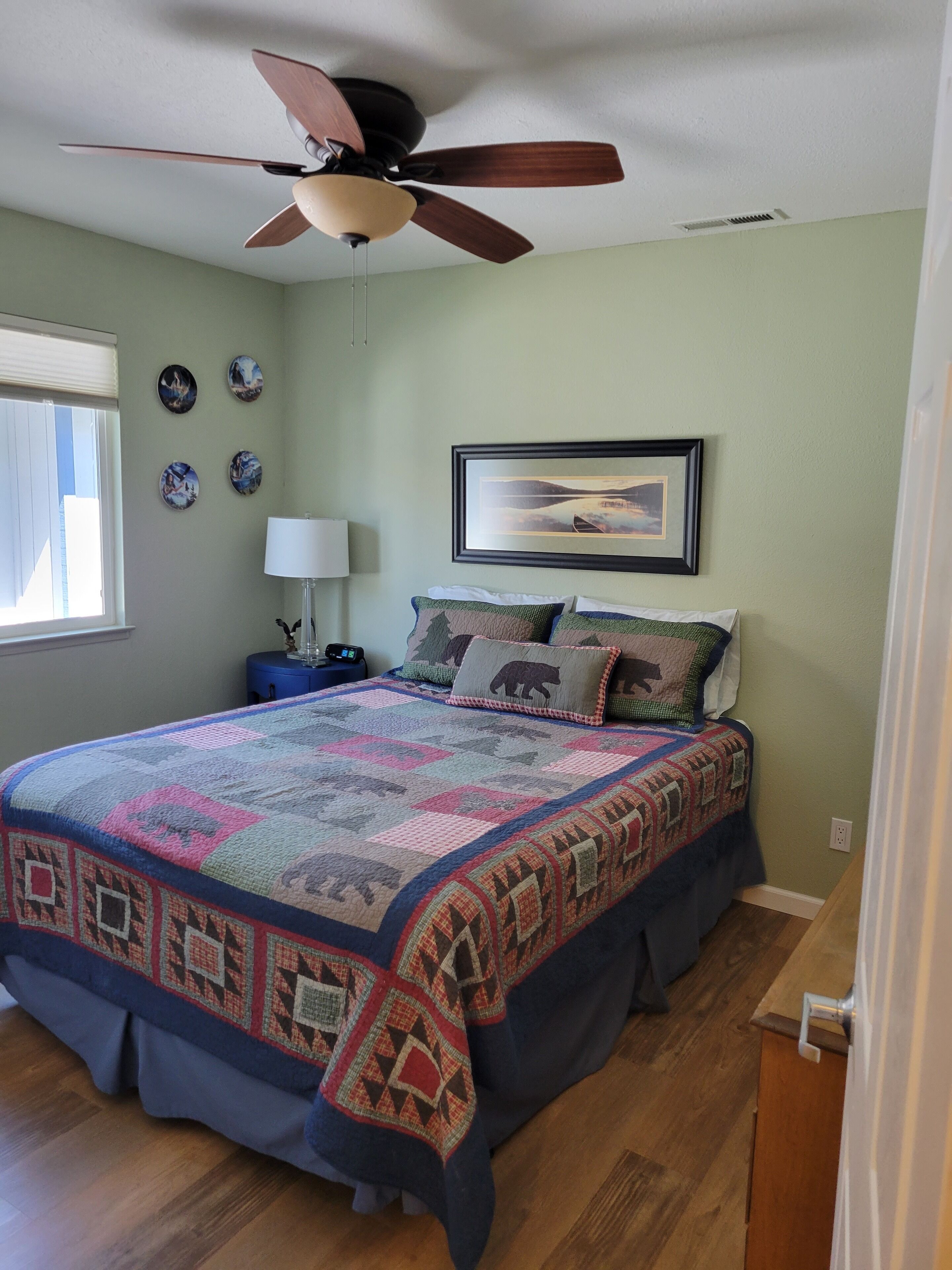 Charming little house on the channel with boat dock 