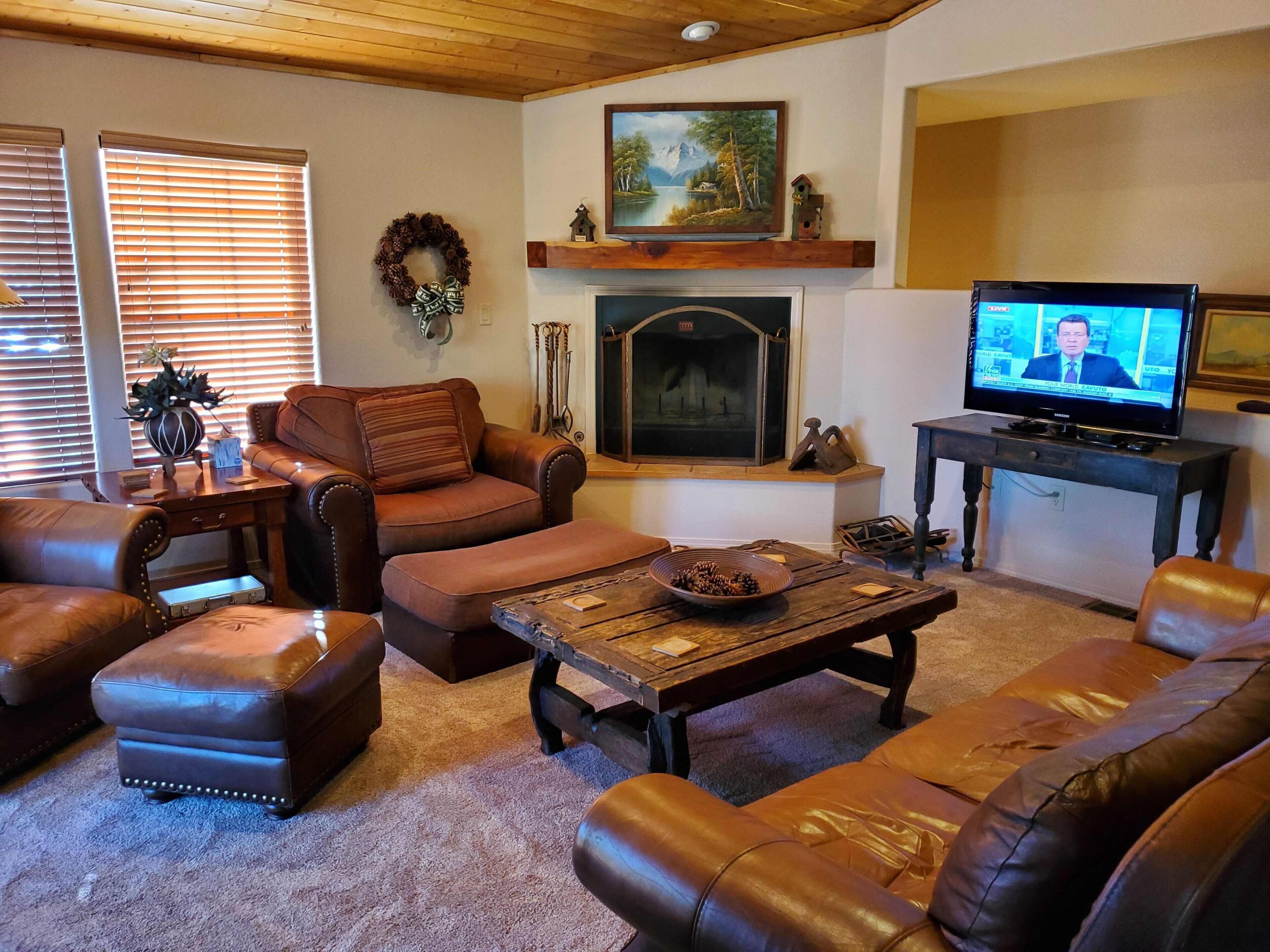 Cozy Pines Cabin - Your Home Away from Home