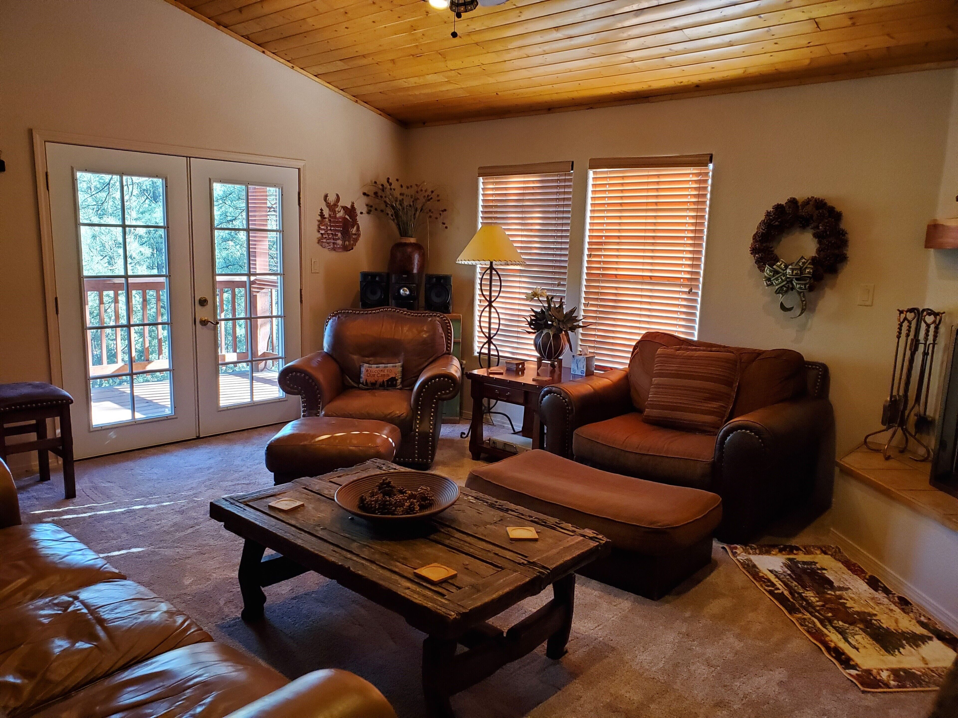 Cozy Pines Cabin - Your Home Away from Home