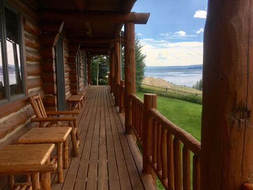 The Best & Coziest Cabin for Big Families/Groups in West Yellowstone!