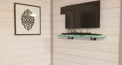 Beach themed cottage near Elk Creek