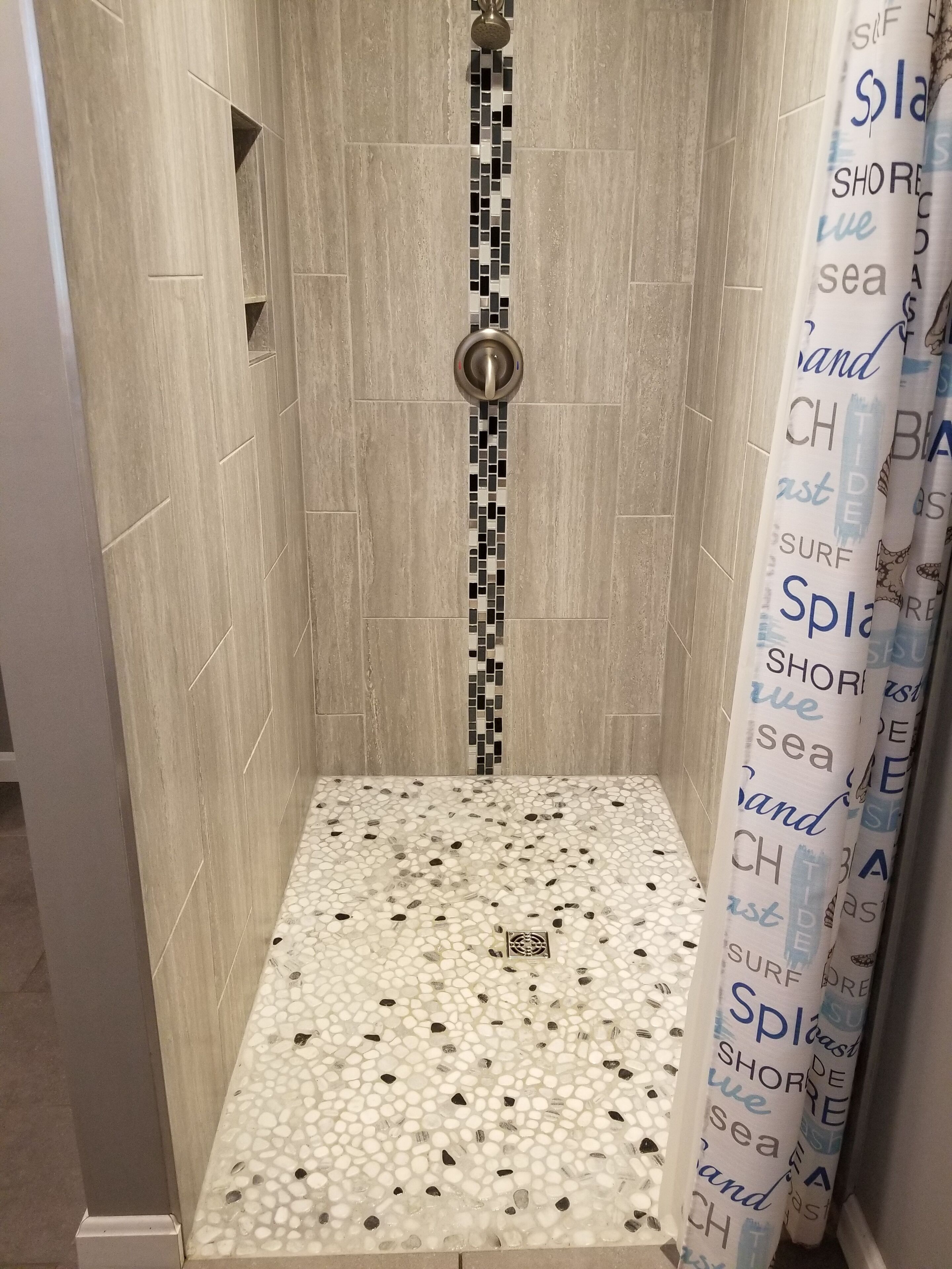 Een douche, handdoeken