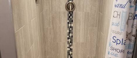 Douche, serviettes fournies