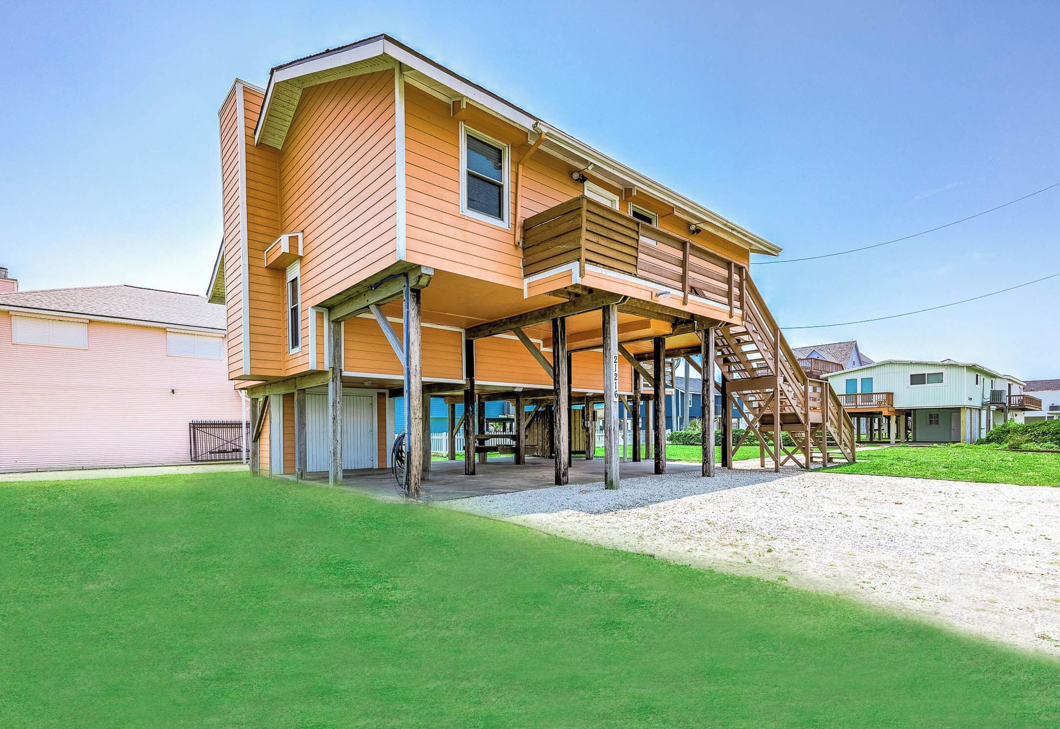 Beach Home With Breathtaking Sunsets & Ocean Views - Family & Pet Friendly  