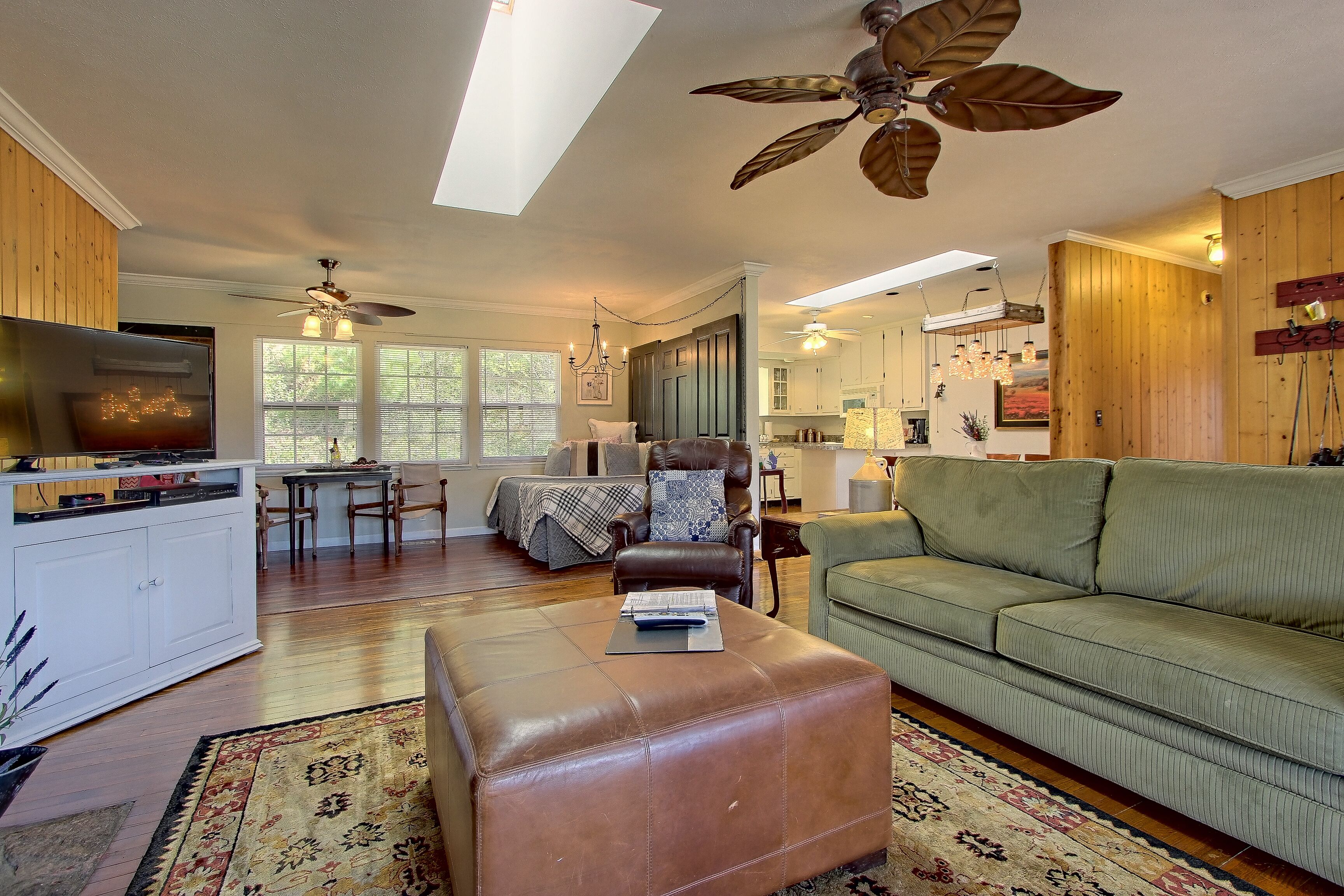 All KING BEDS in the bedrooms. Mountain Views, Pets OK, WiFi, Sat TV, Firepit