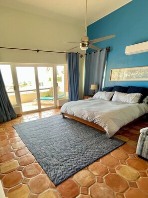 4 bedrooms, desk, travel crib, free WiFi