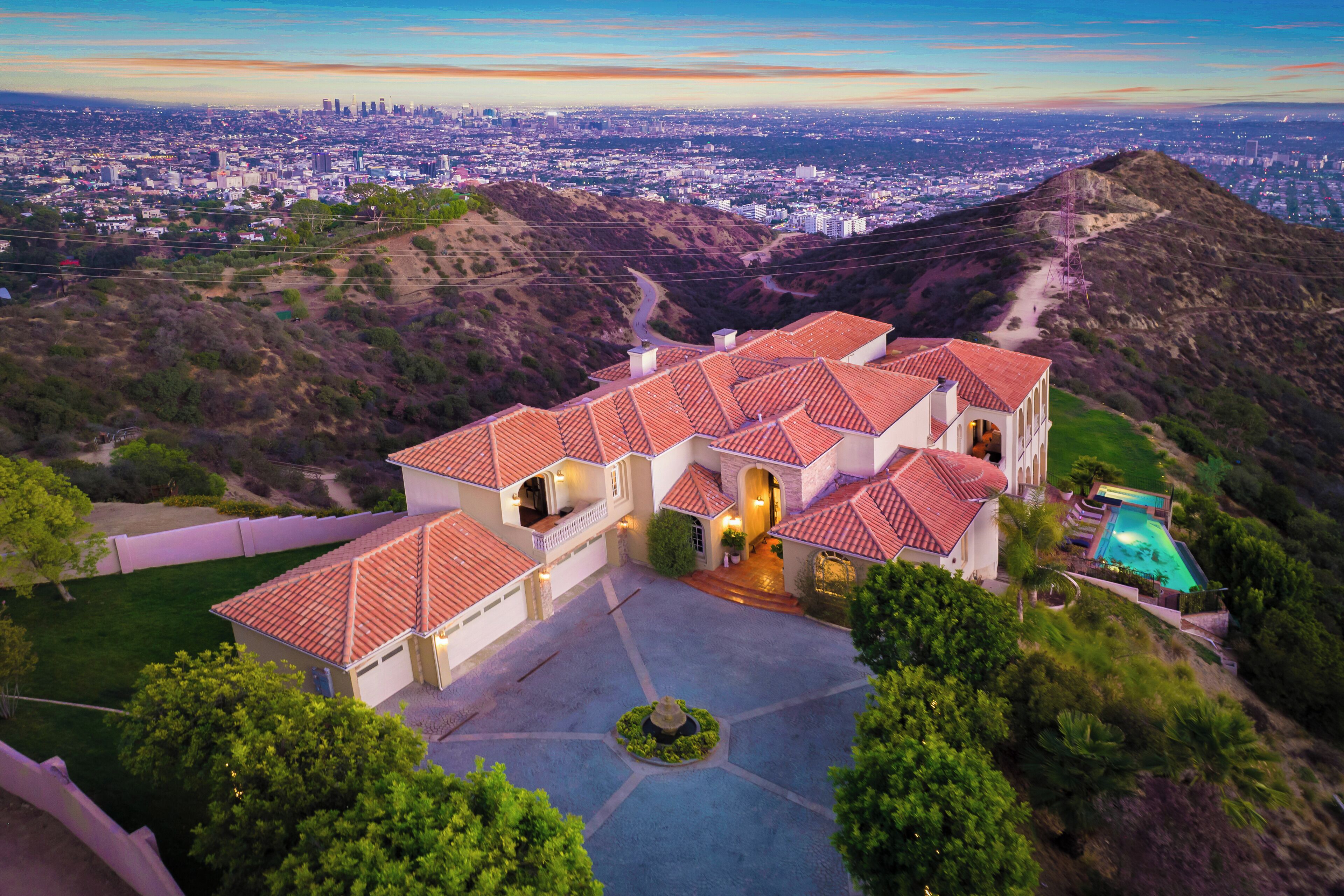 Hollywood Hills Mansion - Weddings, Corporate Retreats, Events, Private Stays 