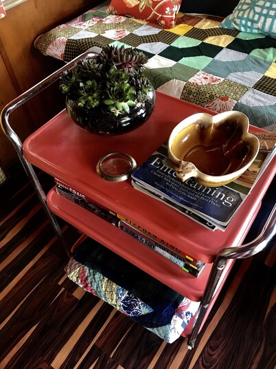Spotted Fawn Farm/Vintage “Don” restored 1951 airstream/Richardson tiny house