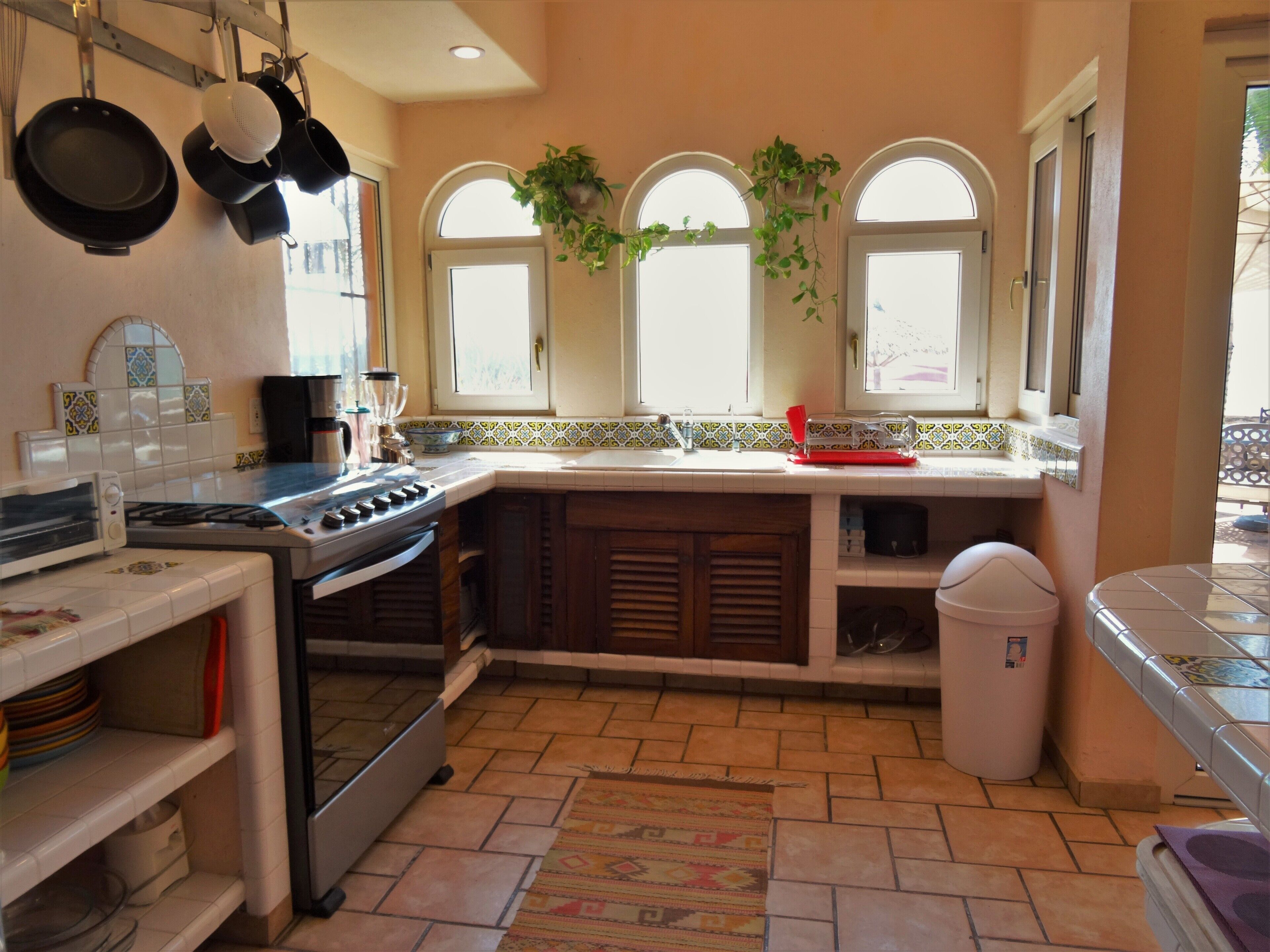 Beachfront, Heated Pool, Beautiful Gardens, Close Restaurants walking