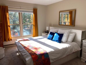 3 slaapkamers, een strijkplank/strijkijzer, gratis wifi, beddengoed