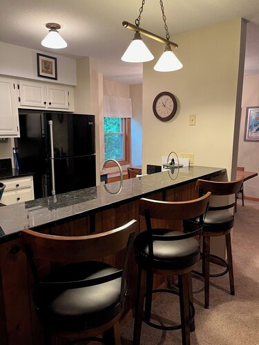 Loon Mountain / Riverfront Condo vuodepaikkoja 6 