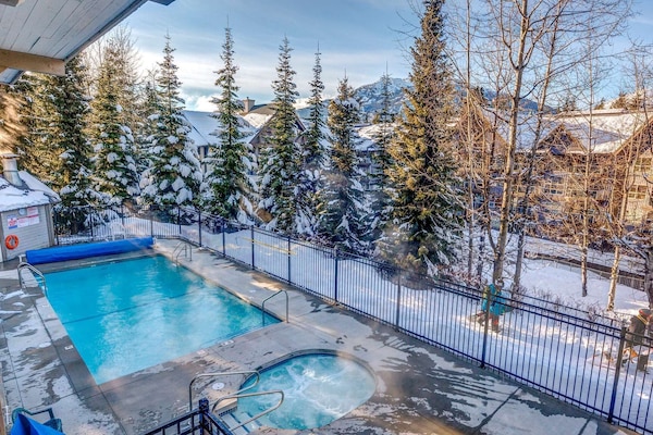 Outdoor pool, a heated pool