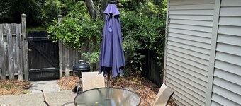 Charming 3 BR near downtown Charleston , in Desirable Mt. Pleasant