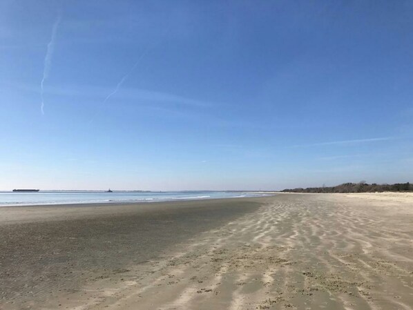 In Strandnähe, Liegestühle, Strandtücher