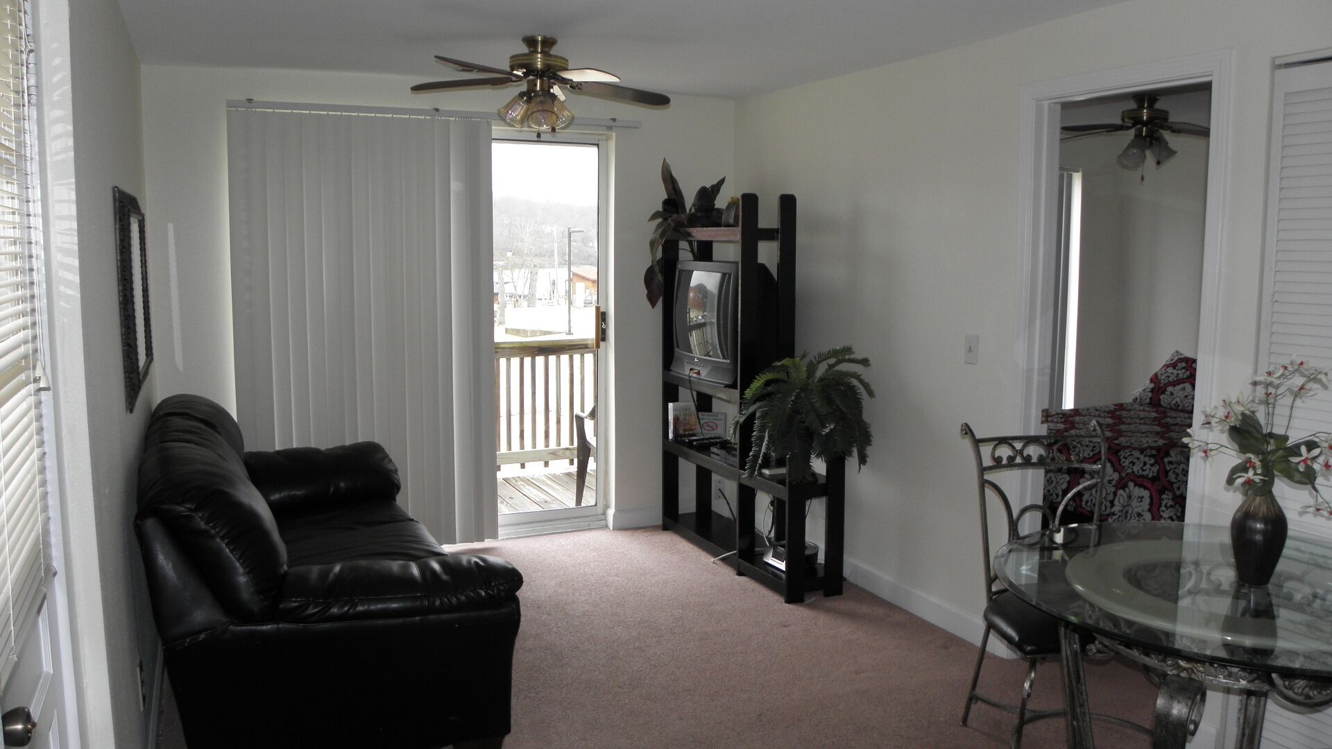 Lakeview Bungalow Retreat on Captain Ron's #8