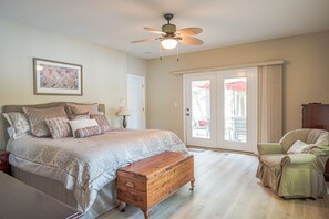 5 bedrooms, desk, iron/ironing board, free WiFi