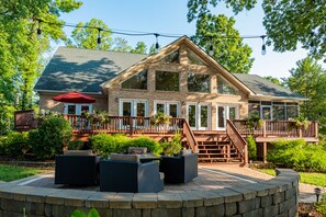 Outdoor dining - Great Escape-Spacious Peninsula Lot, Amazing Outdoor Spaces, Gentle Slope!       (Bracey)