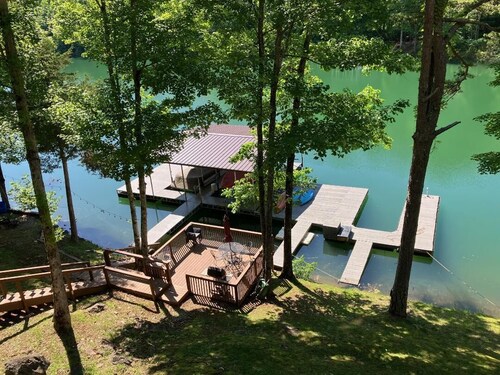 Secluded Lynch Hollow Lagoon Cabin