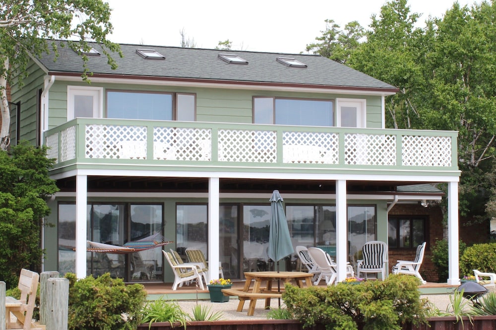 Macatawa Lake Side Cottage by State Park and Bike Trails