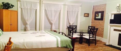 Iron/ironing board, free WiFi, bed sheets