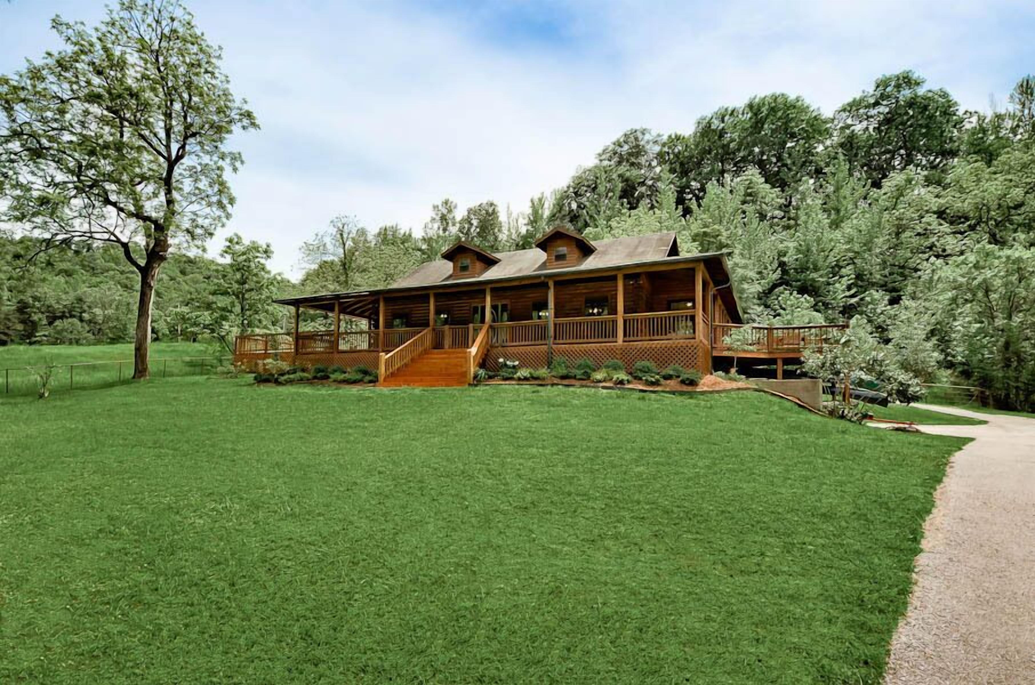Explore, Play, Relax In This Charming Cabin Nestled Away On Steel Creek 