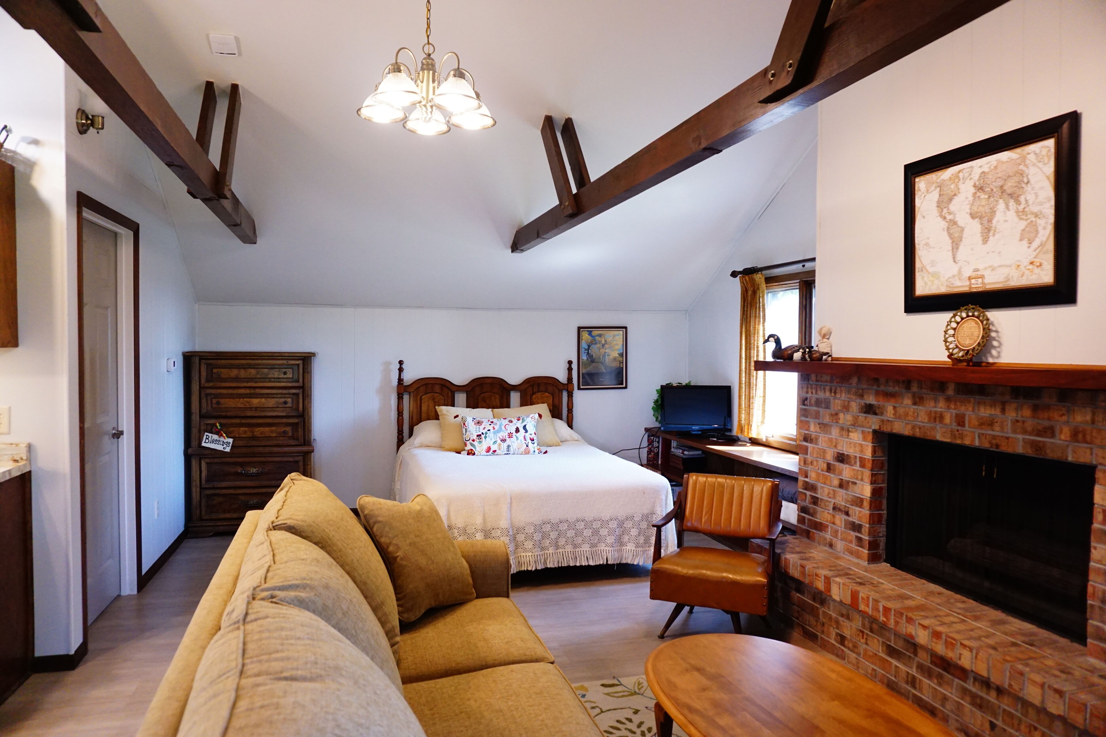 Hilltop Studio Apartment