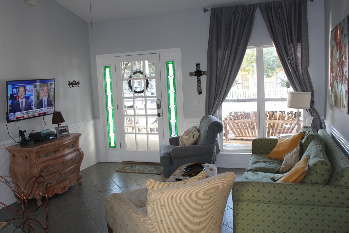 Photo 10 of BEACH COTTAGE 3BR, NEW GOLF CART W/HOUSE, PORCH SWING, 30 STEPS TO POOL, PETS!!!